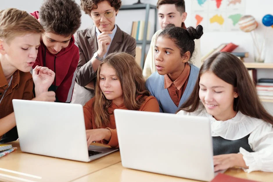 Image describing Top 10 Scholarships for Foreign Students in 2025!