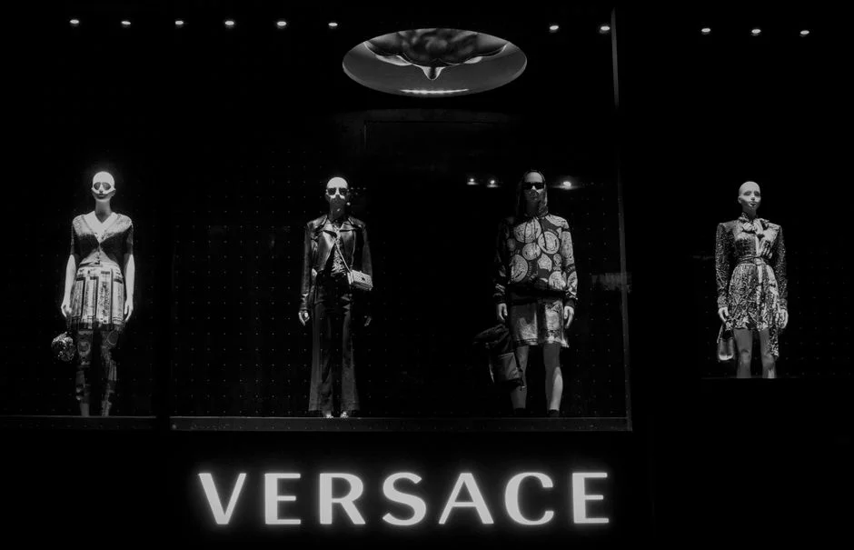 Image describing How to Get the Best Versace Clothing Sale Now in 2026?