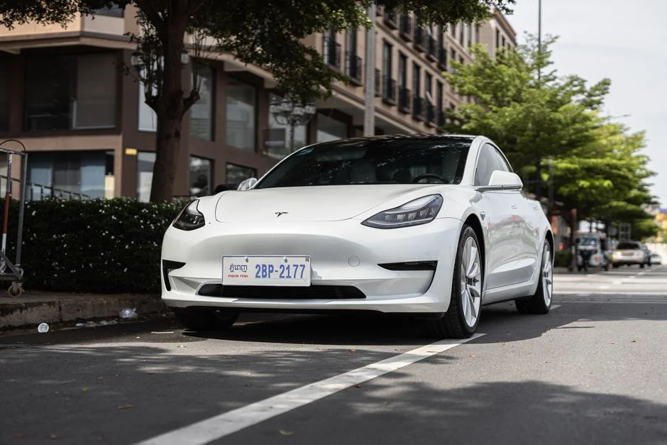 Image describing Top 7 Best Tesla Competitors in 2026 Who Wins Now?